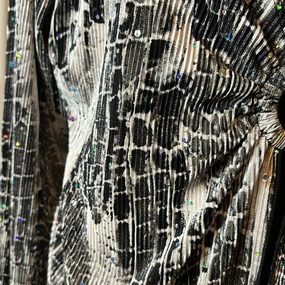 Layered lite blouse black & white - Picture 3 of 5